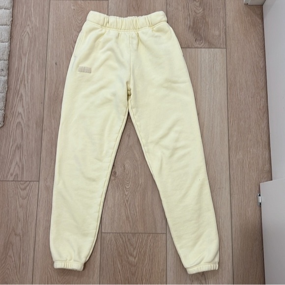Set Active light yellow sweatpants size XS - Picture 1 of 2